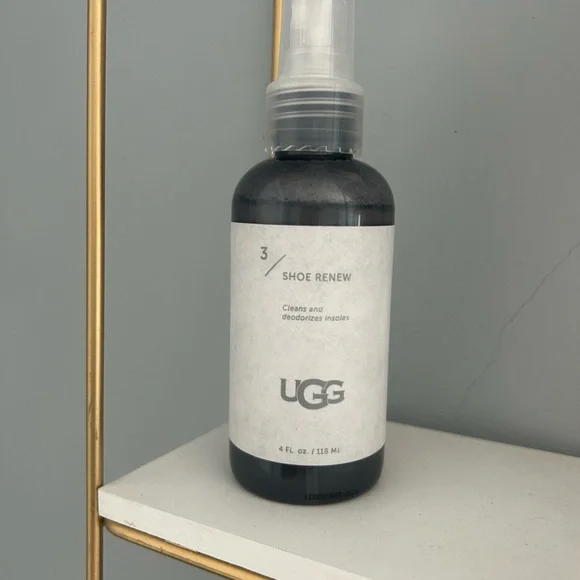 UGG Sheepskin and Suede Cleaning Kit - Picture 3 of 9